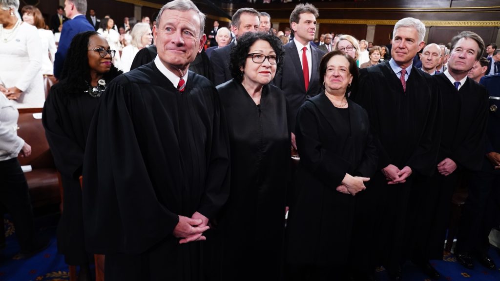 Legal Expert Accuses Chief Justice Roberts Of ‘Judicial Sabotage’ Against Trump